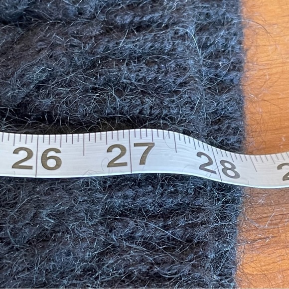 Northern Isles women’s cable knit V Neck Sweater Size Large mohair acrylic black - Picture 7 of 8